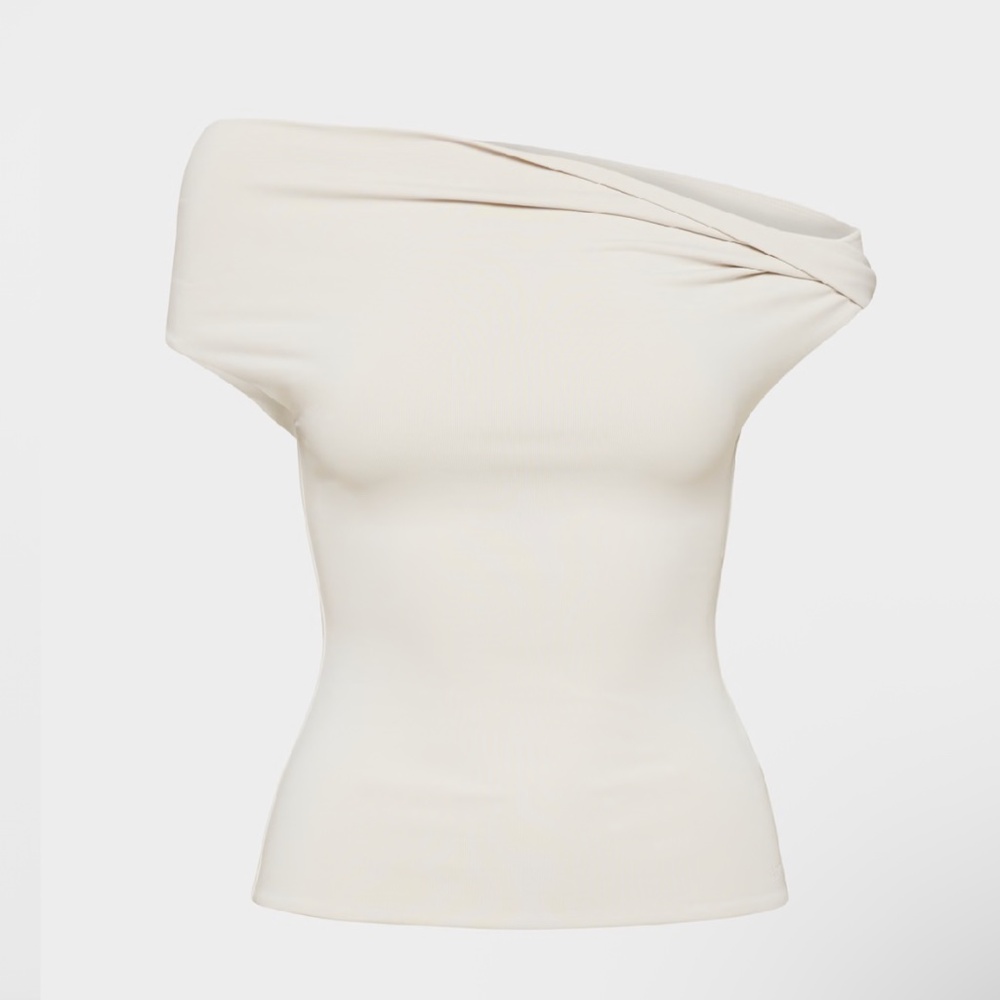 Aritzia original contour ravish top